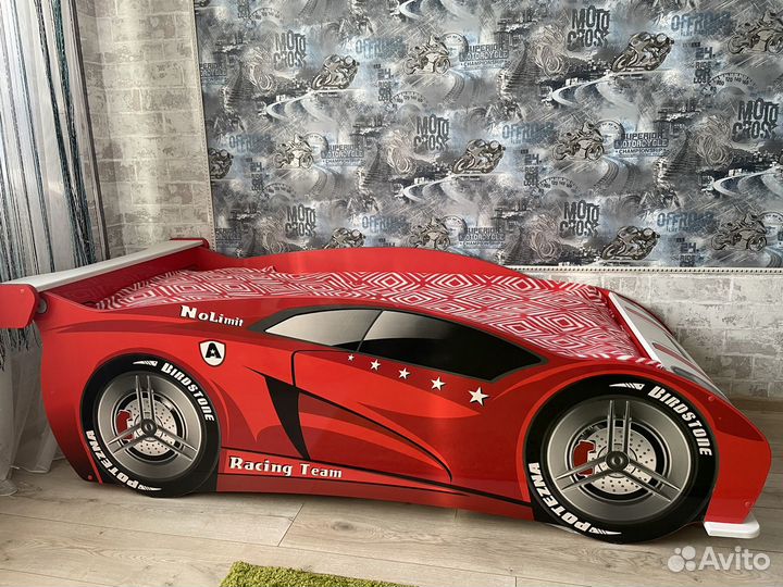 Детская кровать машина с матрасом