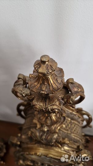 Часы с канделябрами