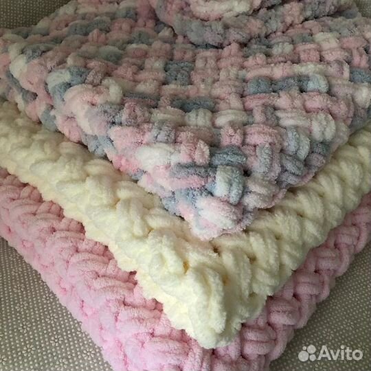 Плед из плюшевой пряжи (ручная работа)