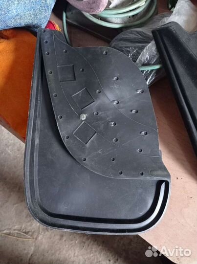 Брызговики на тойта