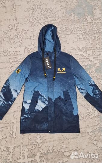 Новая демисезонная куртка 152