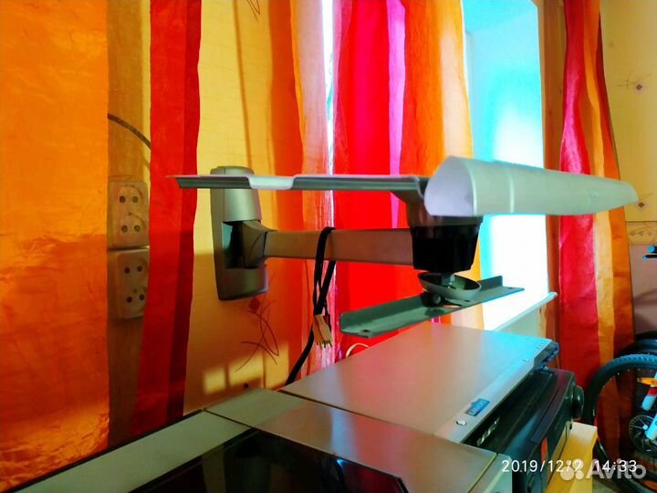 Подставка настенная для TV