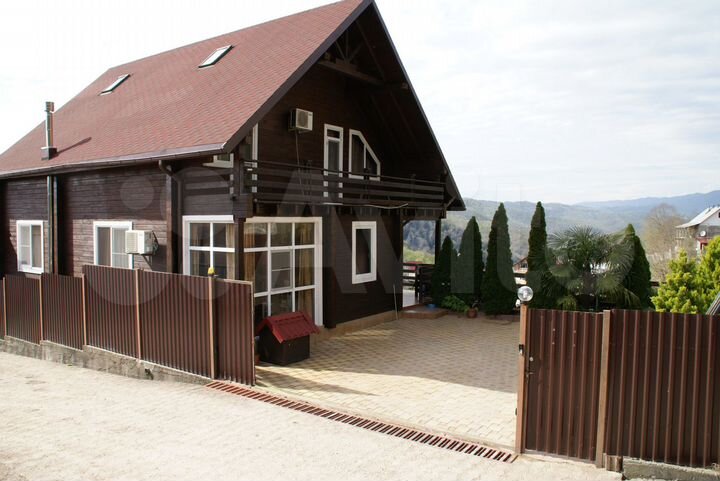 Коттедж 309 м² на участке 7,5 сот.