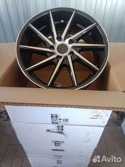 Vossen (Тайланд) r-17 (5x112) новые 4 шт