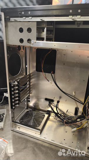 Корпус Lian Li SuperTower