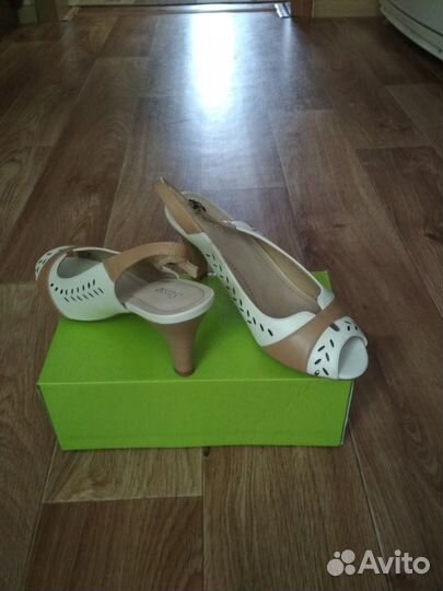 Новые босоножки