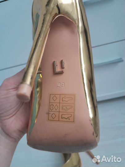 Туфли лодочки Lost Ink penny V point court shoe