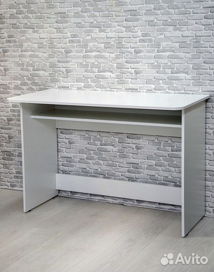 Письменный стол