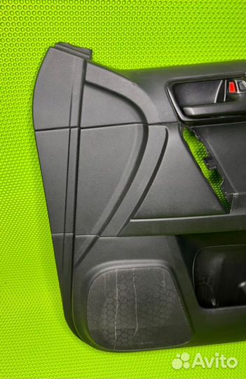 Дверная карта передняя правая Toyota Land Cruiser