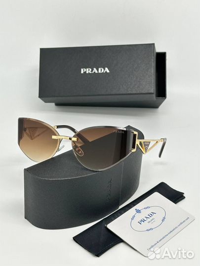 Солнцезащитные очки Prada