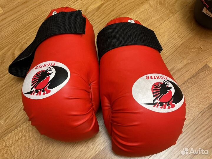 Боксерские перчатки