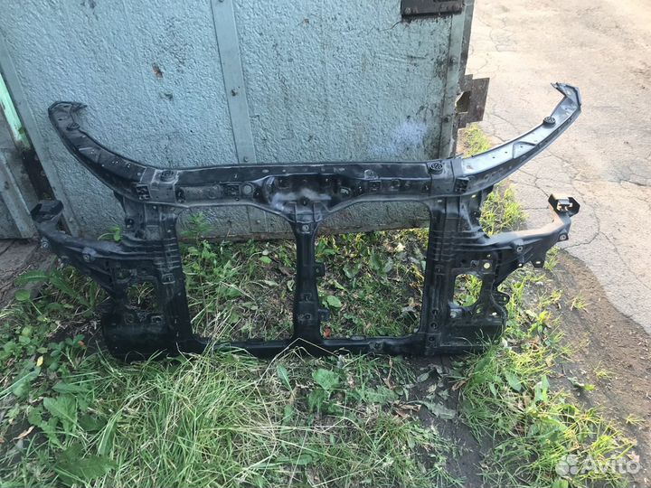 Передняя панель (телевизор) на киа кворис