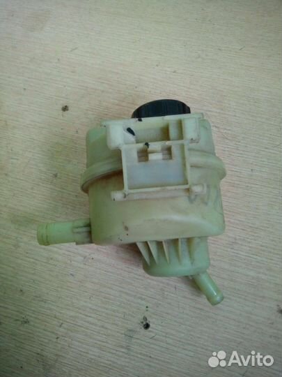 Бачок гидроусилителя Renault Duster 2010