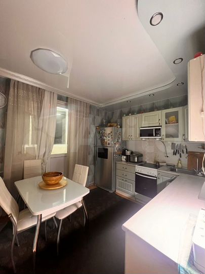 3-к. квартира, 81 м², 23/25 эт.