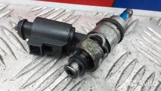 Форсунка бензиновая skoda octavia A5 (NML18B701)