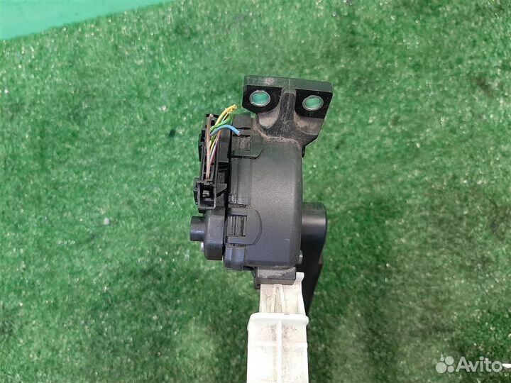 Педаль газа электронная volkswagen Touareg (7L) 2