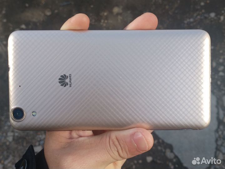 Телефон Huawei бу