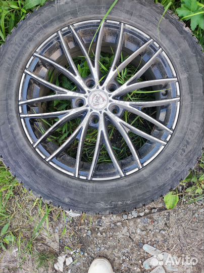 Диски литые с зимней резиной