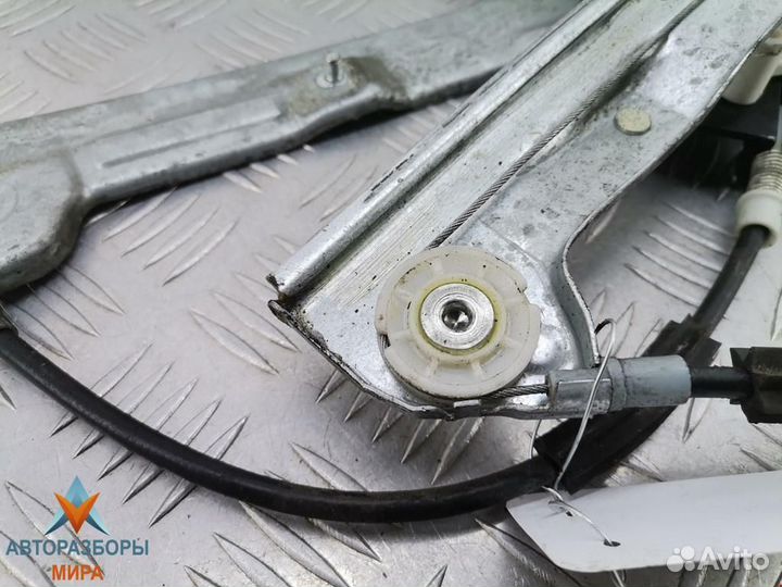 Стеклоподъемник передний правый Mitsubishi Colt