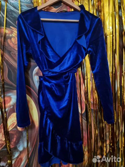 Платье с запахом бархатное 42-44