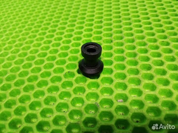 Фиксатор перекидной ручки на коляску