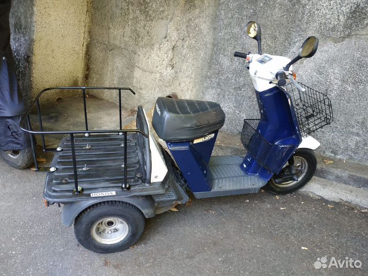 Скутер honda guro up
