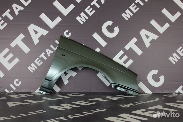 Крыло Приора переднее правое / в цвет