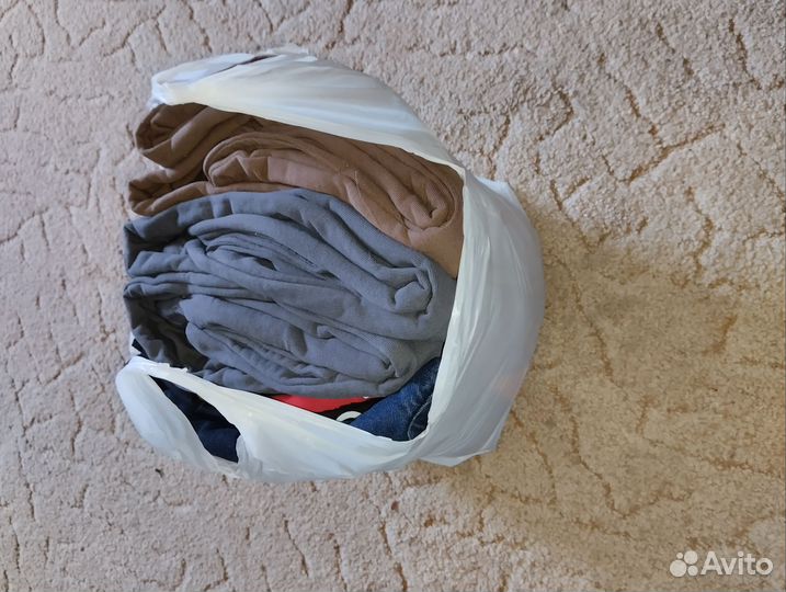 Мужские вещи в пакете