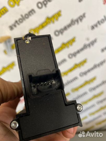 Кнопка аварийной остановки Mazda 3 BL