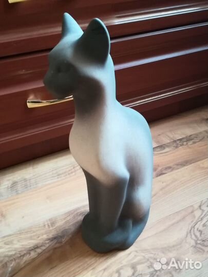 Статуэтка Кошка