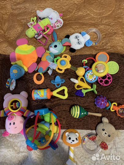 Игрушки для малышей пакетом