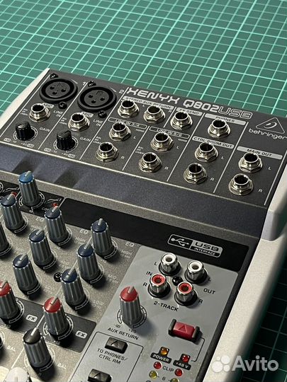 Микшерный пульт Микшер Behringer xenyx Q802USB