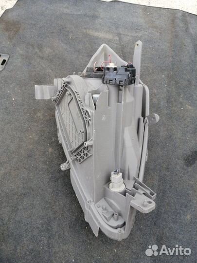 Фара левая Toyota Passo KGC10