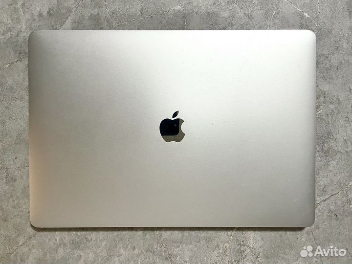 Apple MacBook Pro 2017 256gb touchbar silver