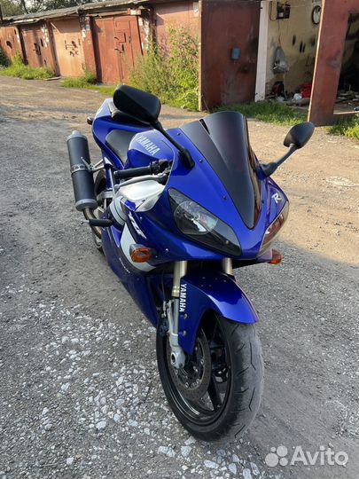 Yamaha R-1