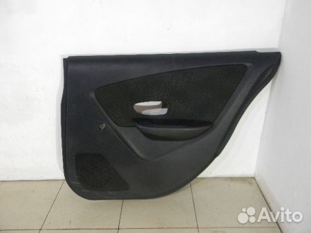 Обшивка двери задней правой