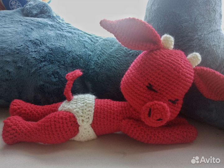 Вязаная игрушка чертенок