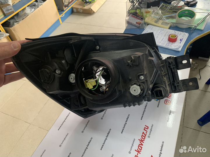 Передняя фара kia sportage 2005-2008