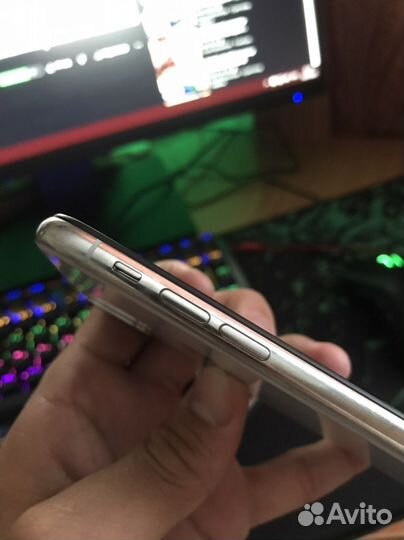 Телефон iPhone 10