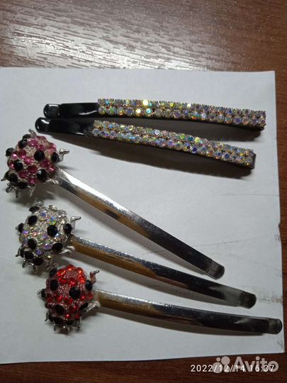 Заколка для волос со стразами