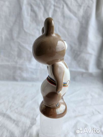 Олимпийский мишка на подставке 1980 СССР