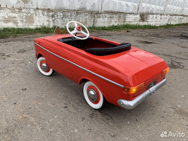 Педальный Москвич второй серии