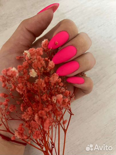 Маникюр и педикюр