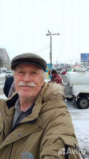 Гардеробщик охранник
