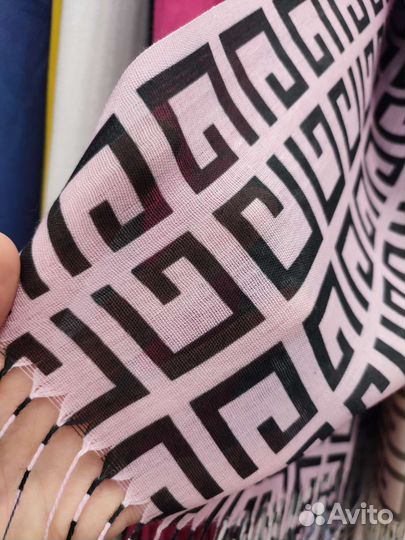 Палантин женский Fendi новый