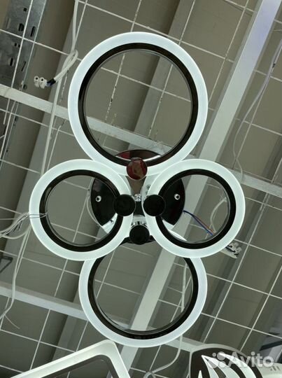 Люстра потолочная новая с пультом