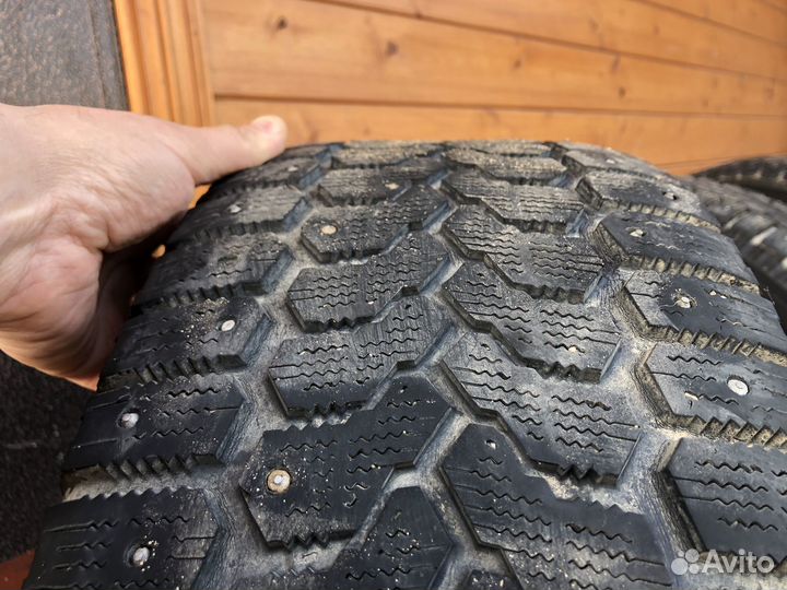 Yokohama Ice Guard F700Z 215/60 R16