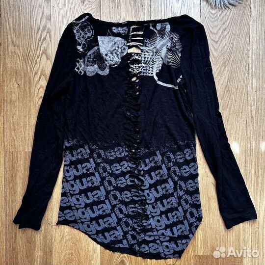 Эмо лонгслив с сердечкамм