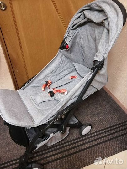 Прогулочная коляска yoya