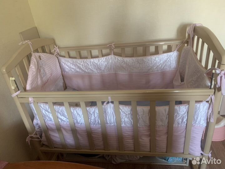 Детская кроватка